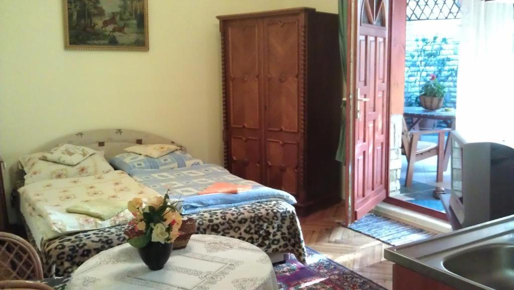 Appartement Kitty Apartman à Miskolc Chambre photo