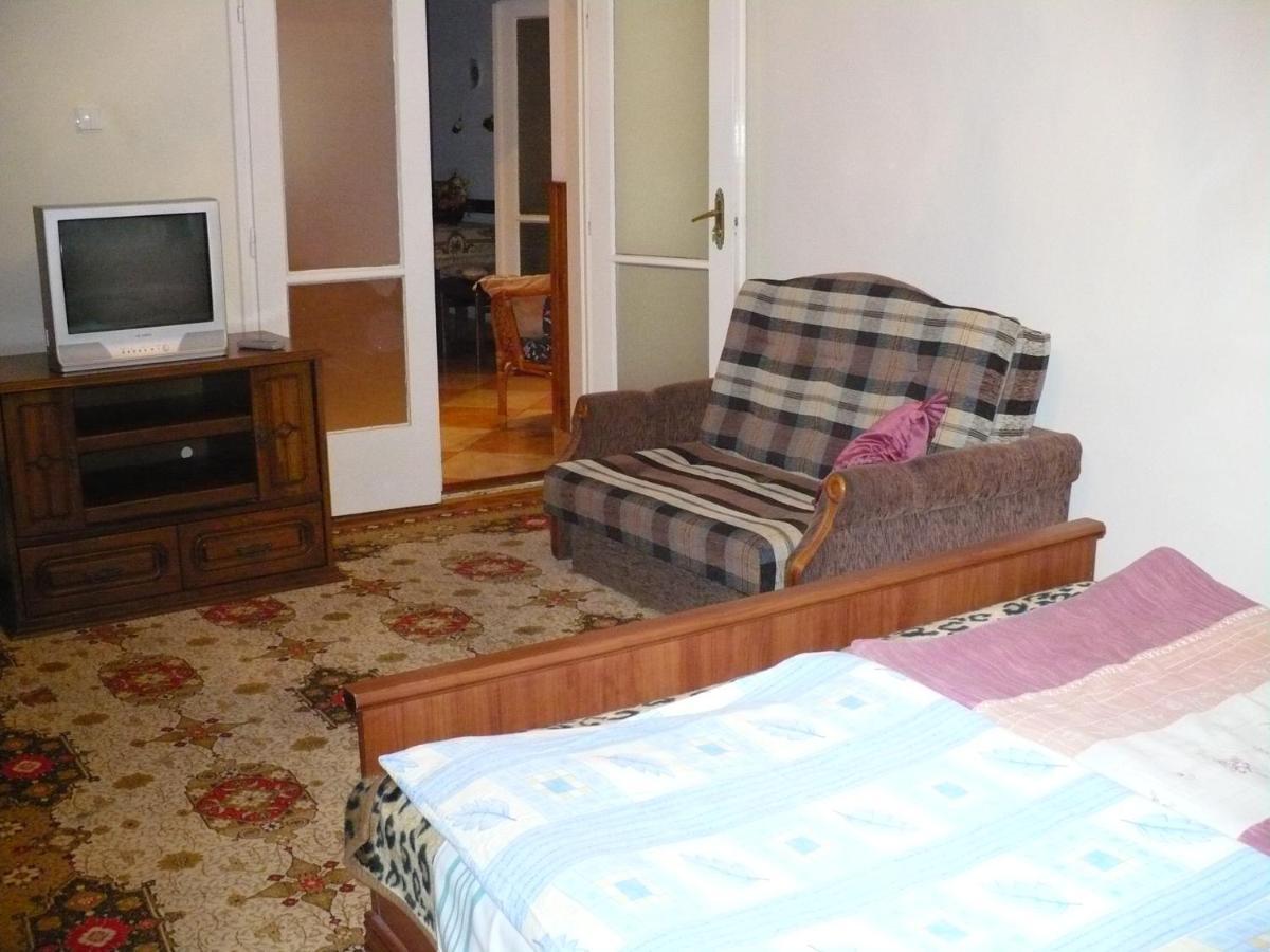 Appartement Kitty Apartman à Miskolc Extérieur photo